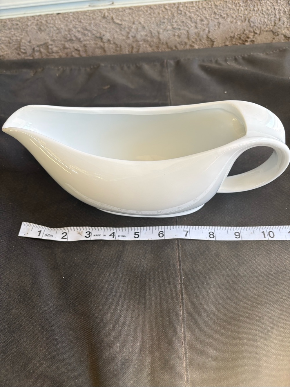 White Porcelain Gravy Boat with Handle